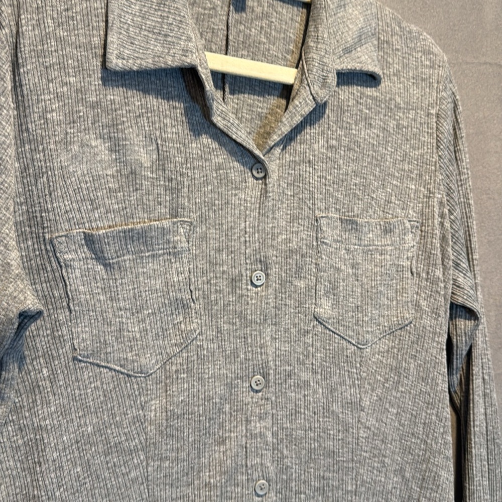 Banana Republic Heather Gray Knit Button Down Shirt NWOT - Picture 3 of 6